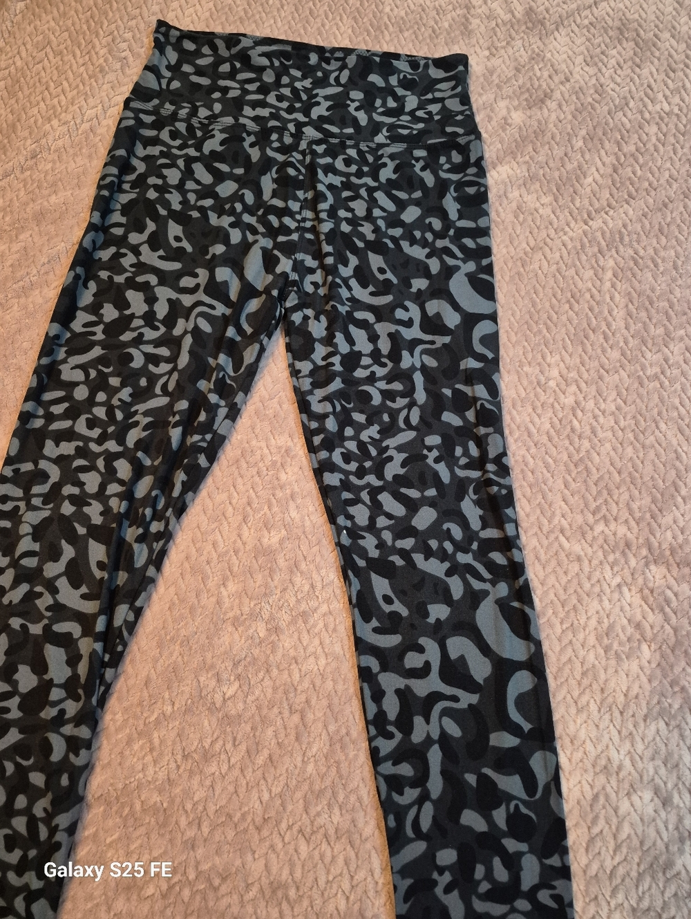 3-Pack Full Length Camo Leggings, Black, Blue & Gray, L/XL, EUC - Picture 9 of 13